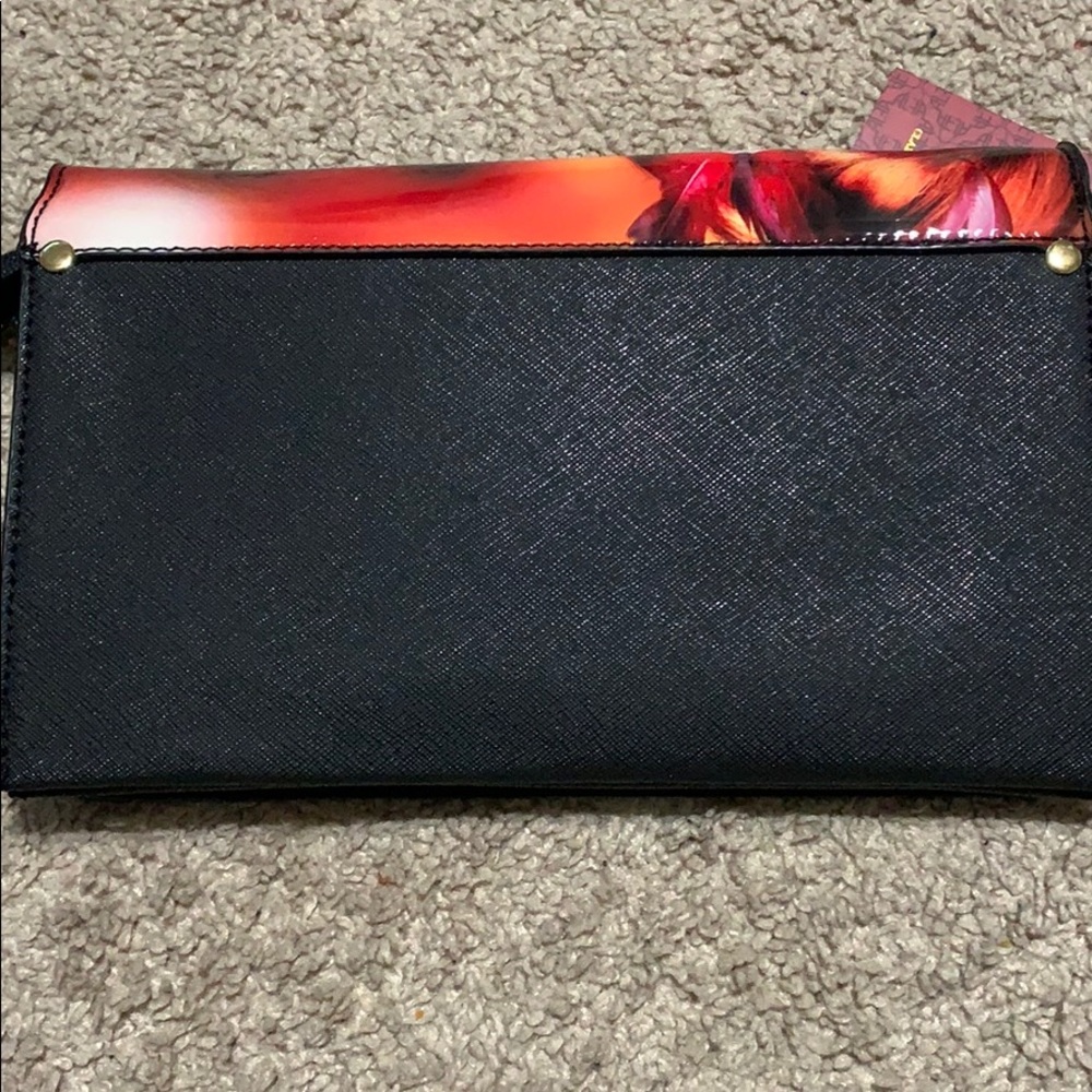 Purse - Picture 2 of 5